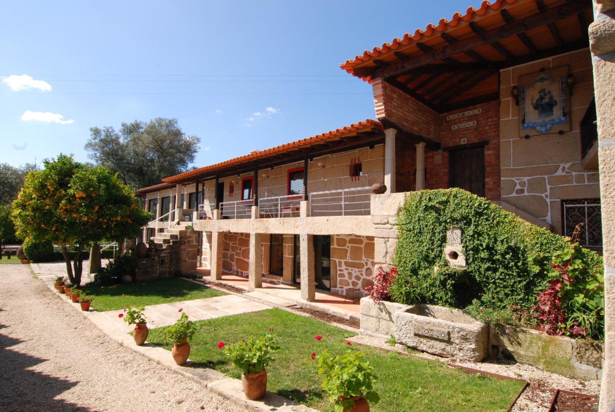 1720 Quinta Da Cancela - Winery & Farmhouse Guimaraes Luaran gambar