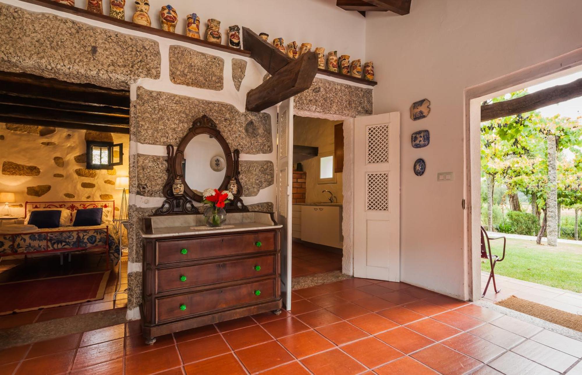 1720 Quinta Da Cancela - Winery & Farmhouse Guimaraes Bilik gambar