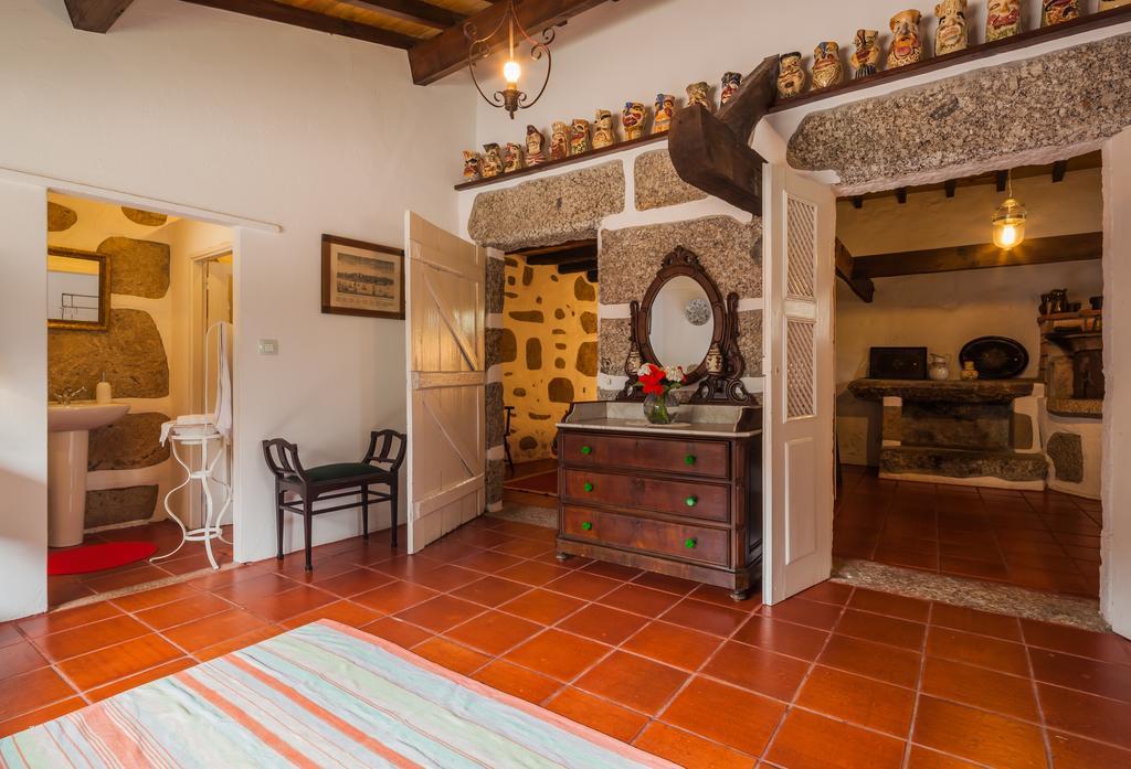 1720 Quinta Da Cancela - Winery & Farmhouse Guimaraes Bilik gambar